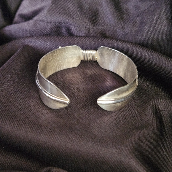 Douglas Etsitty Sterling Feather Cuff Bracelet Navajo Native American Signed - Picture 3 of 16